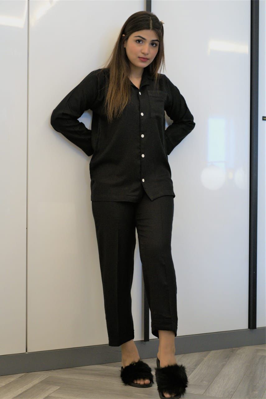 Solid Black Linen - ELORA OFFICIAL 