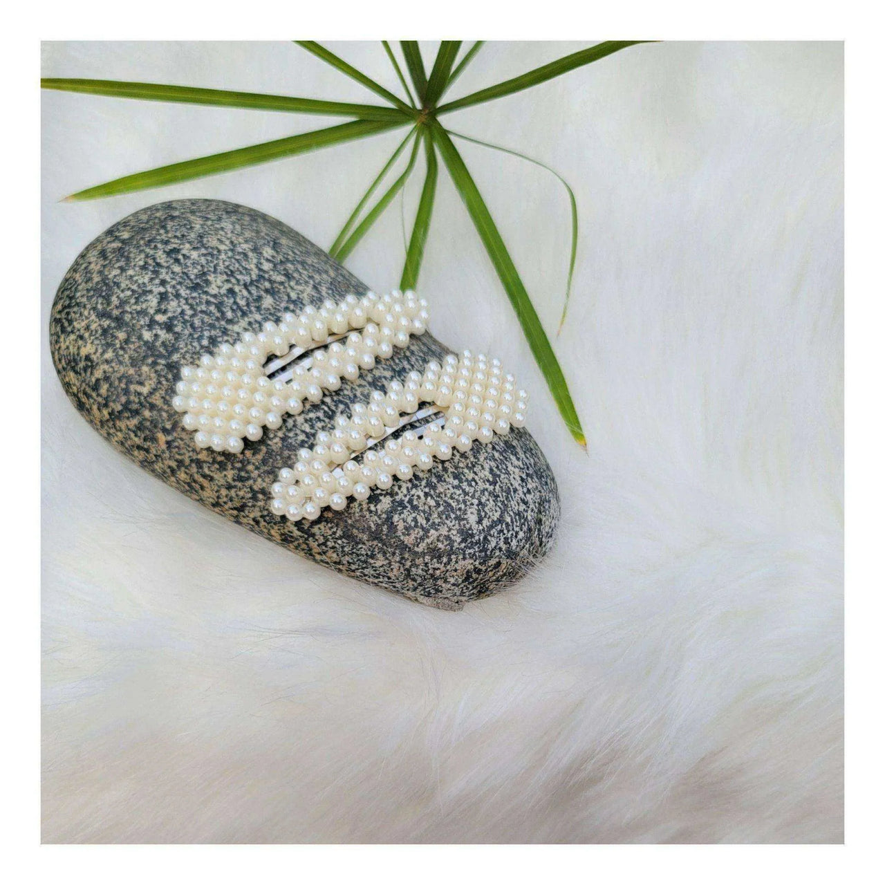 Pearl Hair Clips V Hollow - ELORA OFFICIAL Hair Accessories