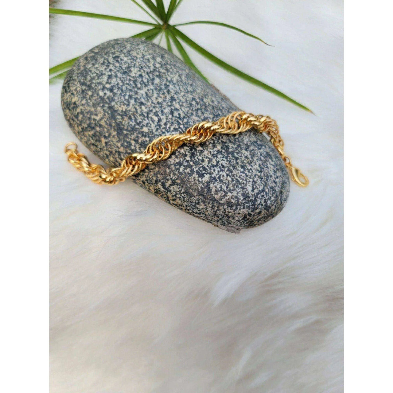 Twisted Gold Chain Brass Bracelet - ELORA OFFICIAL 